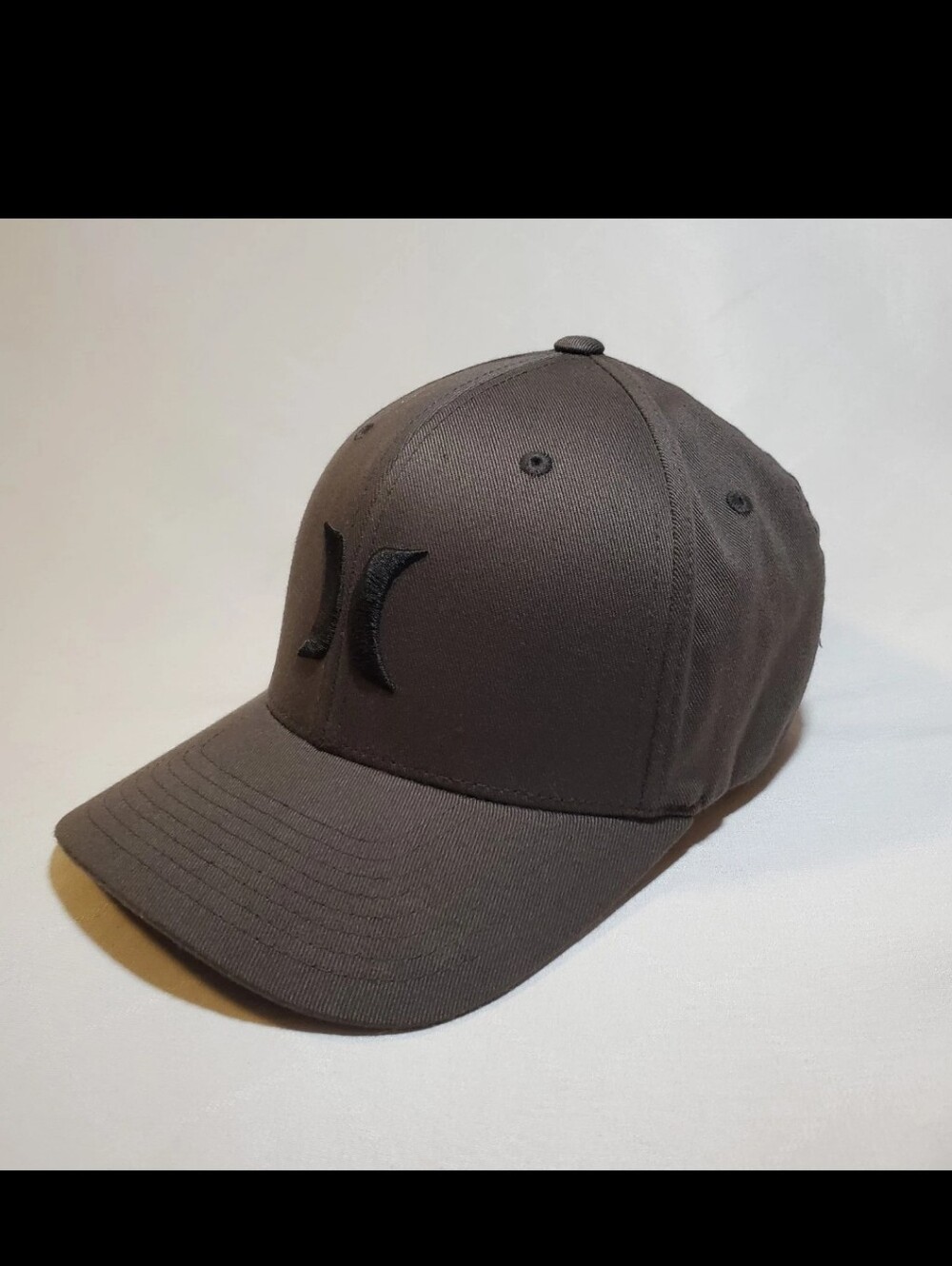 Hurley Flexfit Hat S-M Small Medium Fitted Cap Grey Black Logo Surf Skate